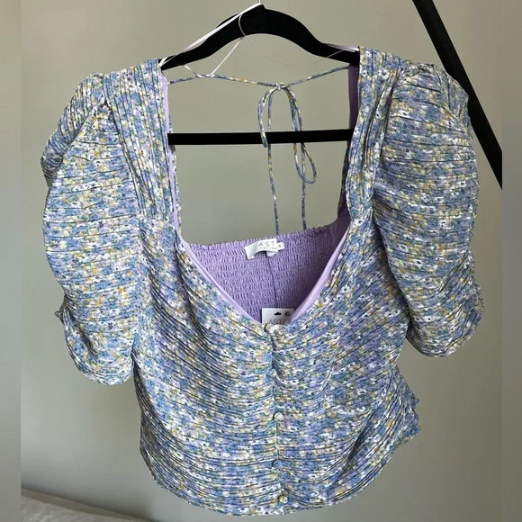 NWT - Astr Puff Sleeve Top - Picture 5 of 5